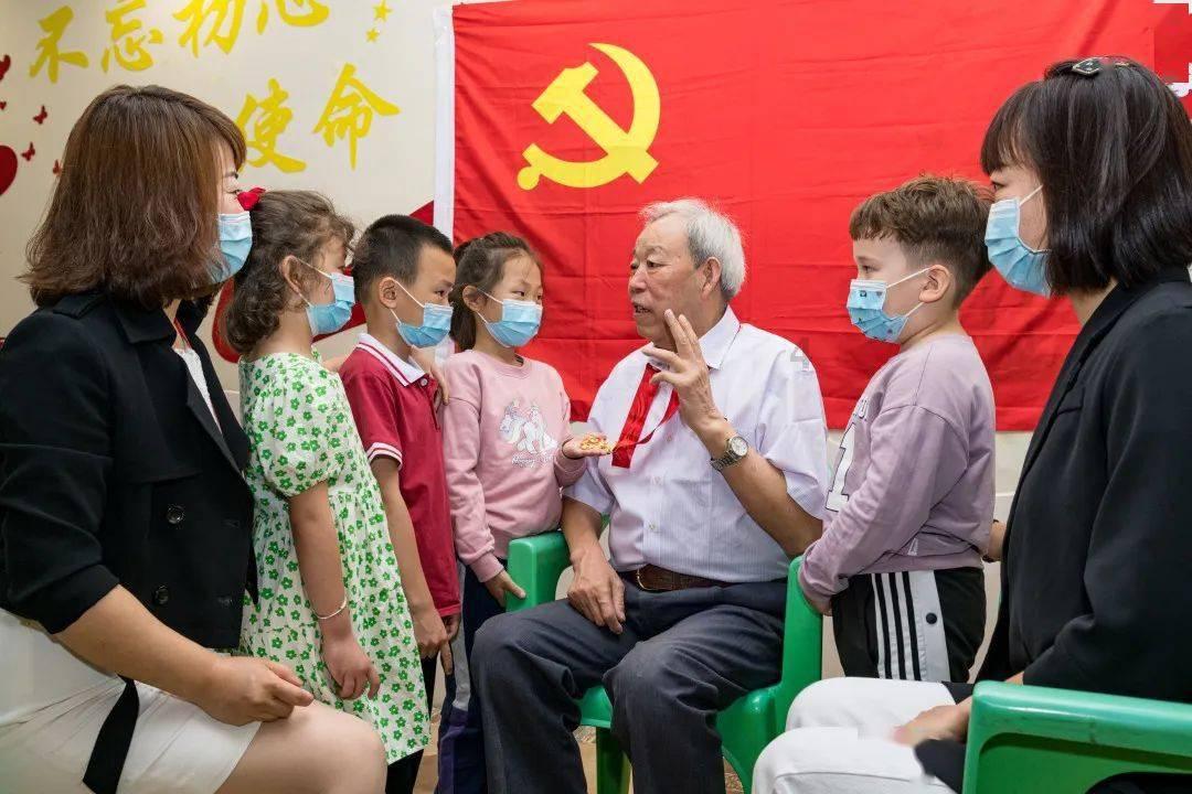 福建福州:守艺传承 非遗漆画绽放光彩