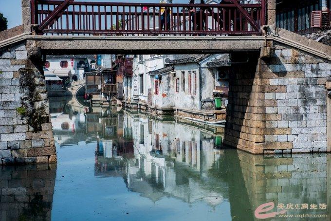 逃离地下古寺庙